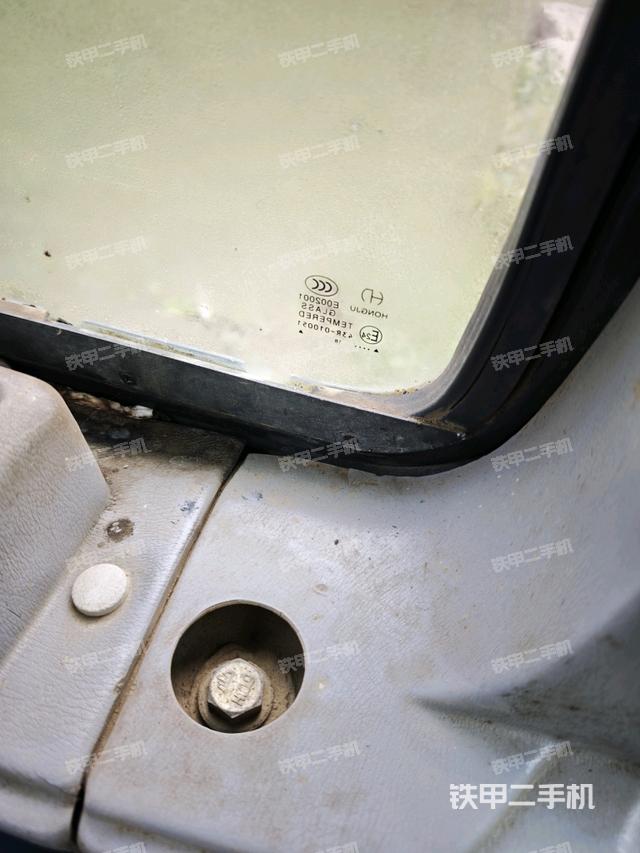 玻璃角标（推土机驾驶室）