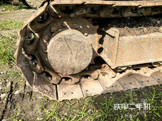 右驅(qū)動輪（行走機(jī)構(gòu)）