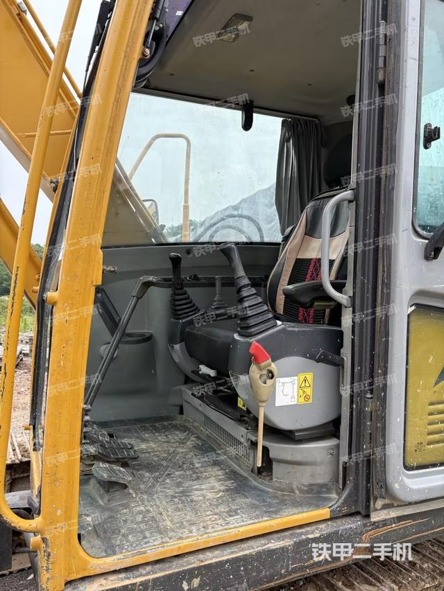 駕駛室整體（整機(jī)外觀）