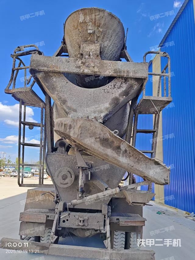 整机右侧（设备外观及核心部件）