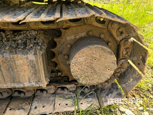 左驅(qū)動輪（行走機(jī)構(gòu)）