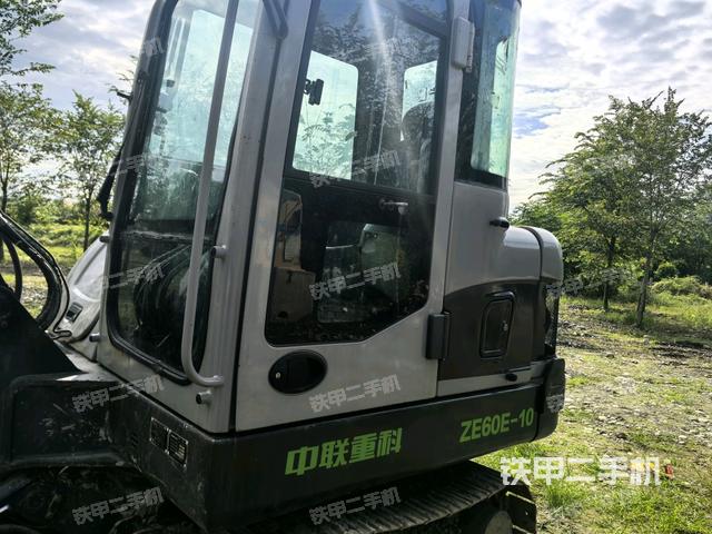 ?駕駛室正側(cè)（駕駛室部分）