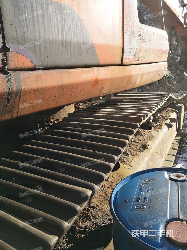 单侧履带整体（整机外观）