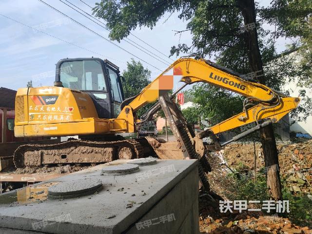 驾驶室顶部（整机外观）