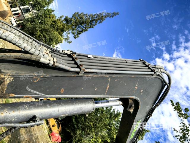 大臂背部俯視（工作和回轉(zhuǎn)裝置）