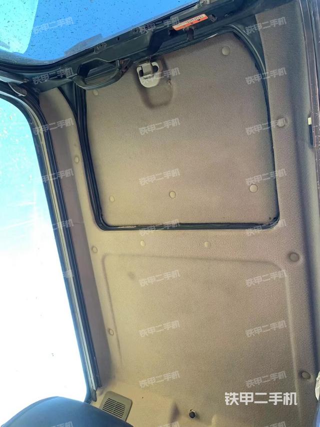 驾驶室顶部（整机外观）