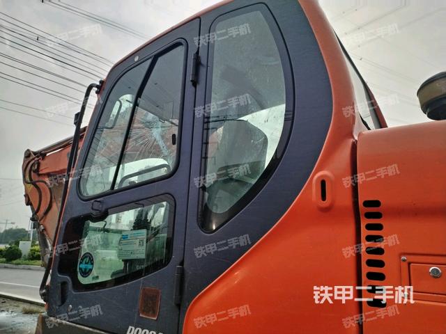 驾驶室整体（整机外观）