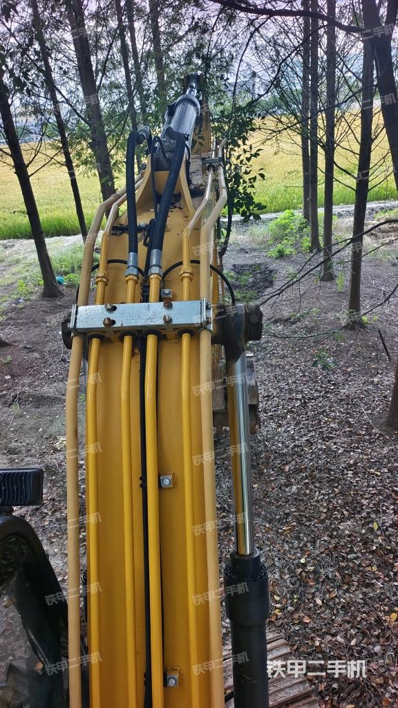 大臂背部俯视（工作和回转装置）