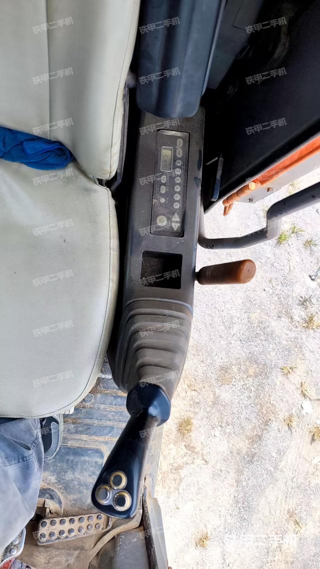 后窗玻璃角標(biāo)(駕駛室部分) 后窗玻璃角標(biāo)(駕駛室部分)