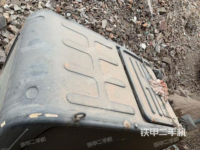 驾驶室顶部（整机外观）