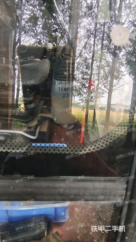 后窗玻璃角标（驾驶室部分）