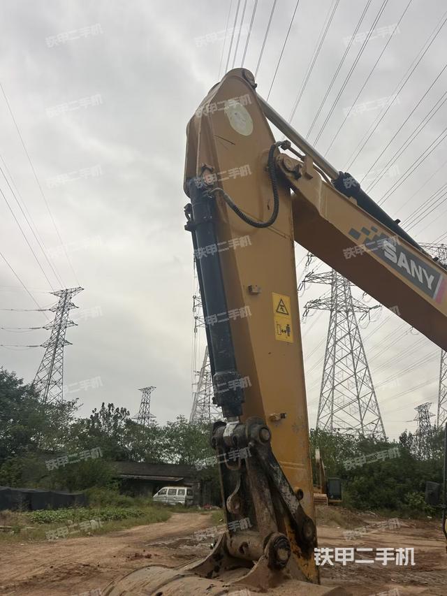 小臂整体左后（工作和回转装置）