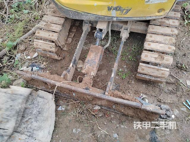 回转马达和主控阀（整机外观）