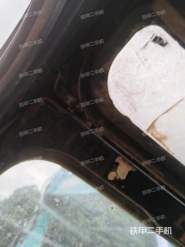 后窗玻璃角标（驾驶室部分）