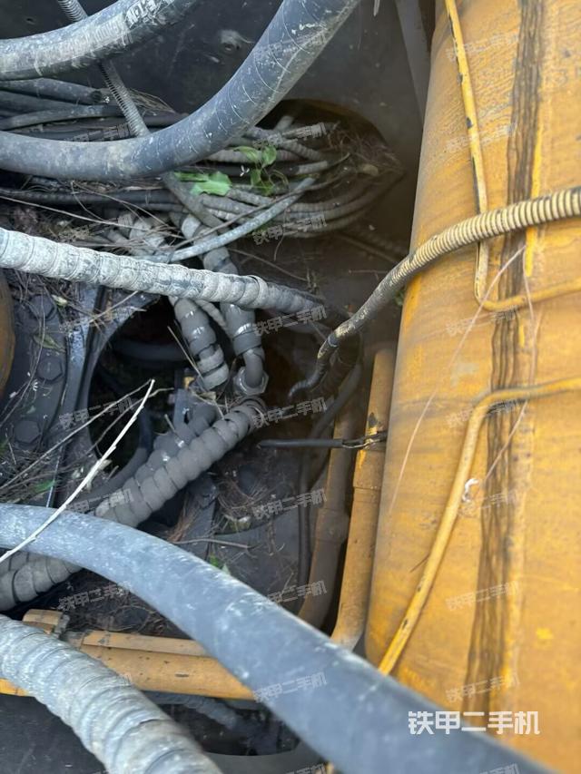 回轉(zhuǎn)馬達(dá)（上車部件）