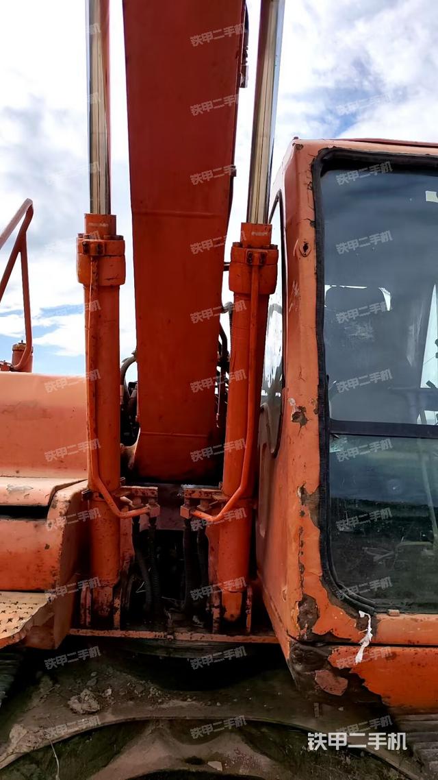 大臂根部 斜视（工作和回转装置）