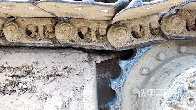 右側(cè)履帶整體(行走機(jī)構(gòu)) 右側(cè)履帶整體(行走機(jī)構(gòu))