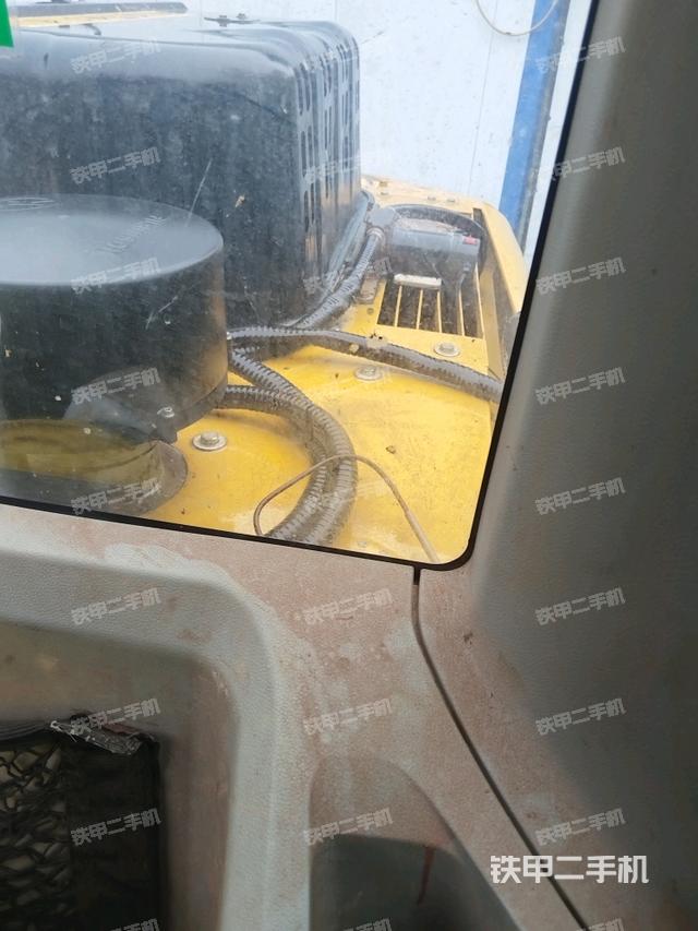 后窗玻璃角标（驾驶室部分）