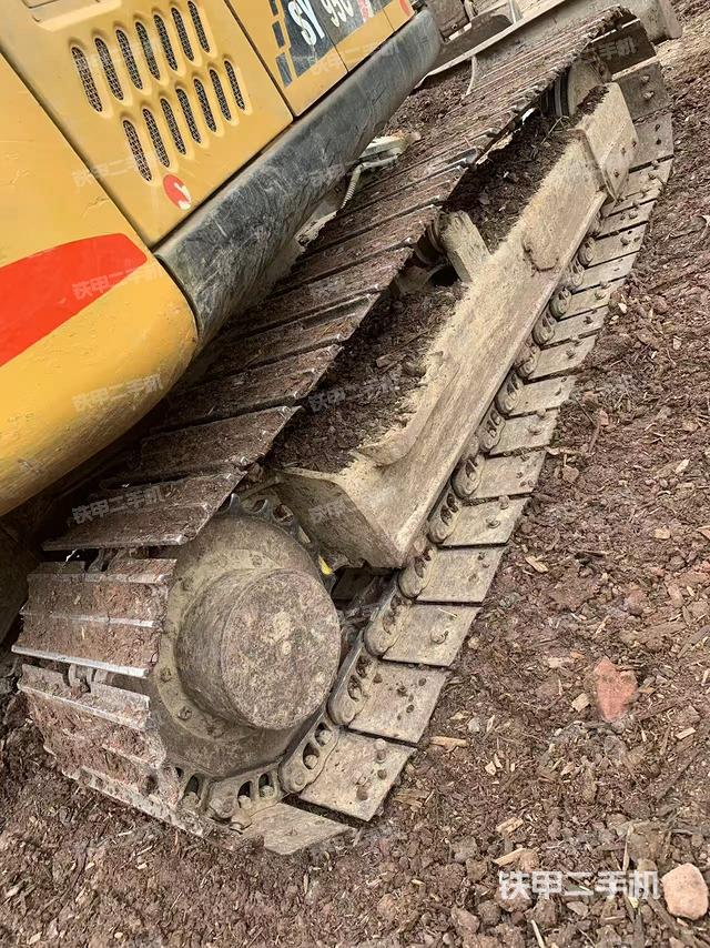 單側(cè)履帶整體(整機外觀) 單側(cè)履帶整體(整機外觀)