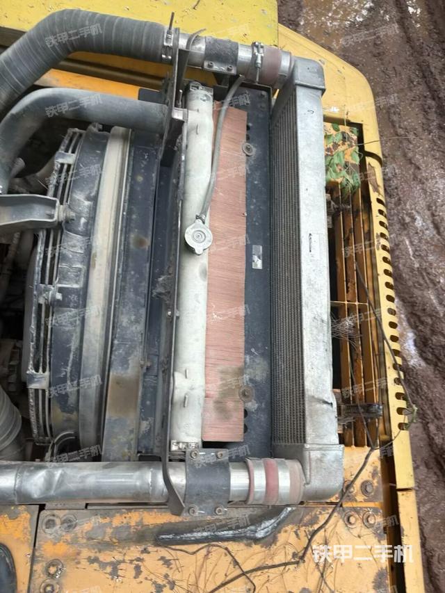 氣門室蓋螺絲特寫（上車部件）