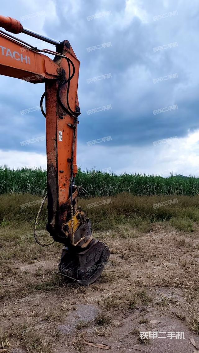 大臂整體?右側(cè)(工作和回轉(zhuǎn)裝置) 大臂整體?右側(cè)(工作和回轉(zhuǎn)裝置)