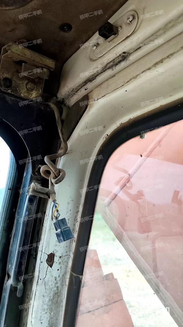 驾驶室左前45度（驾驶室部分）