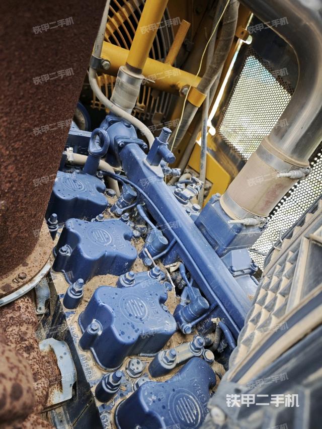 风扇及皮带（推土机发动机舱）