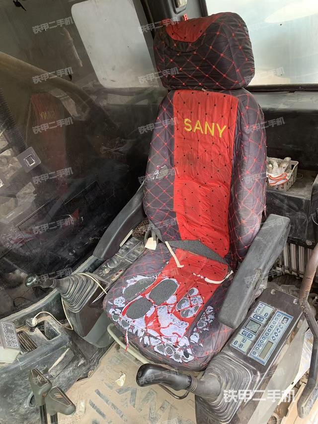 驾驶室整体（整机外观）