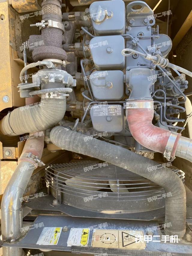 發(fā)動(dòng)機(jī)整體俯視(整機(jī)外觀) 發(fā)動(dòng)機(jī)整體俯視(整機(jī)外觀)