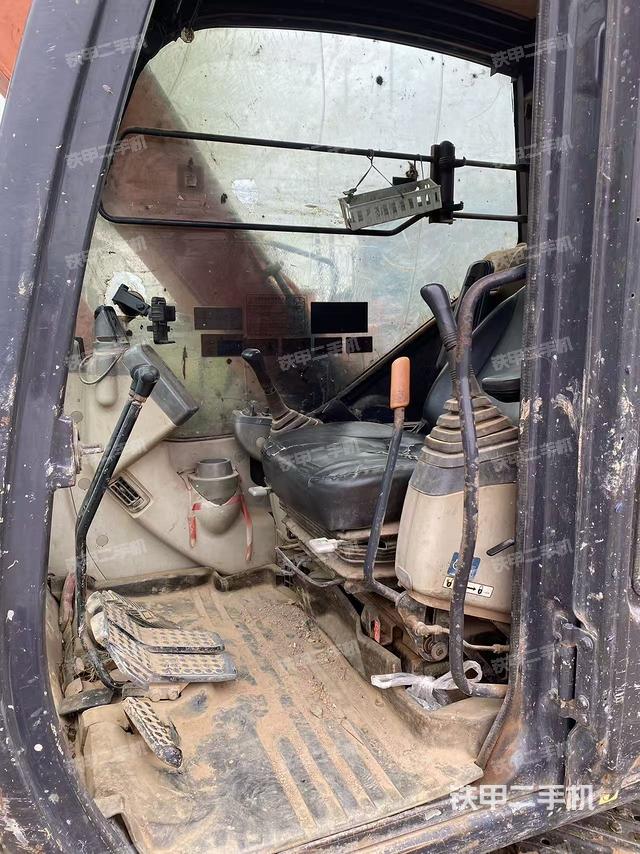 驾驶室整体（整机外观）