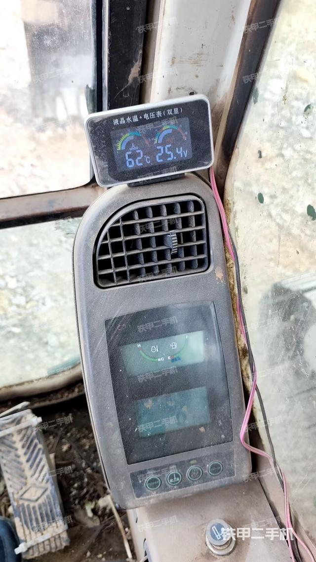 右侧玻璃角标（驾驶室部分）