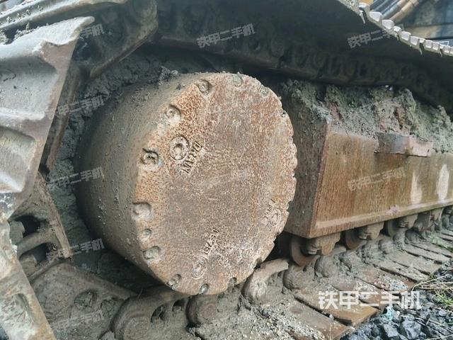 右驱动轮（行走机构）