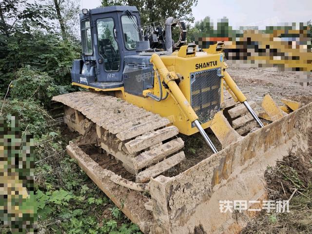 右后45°（推土机整车外观）