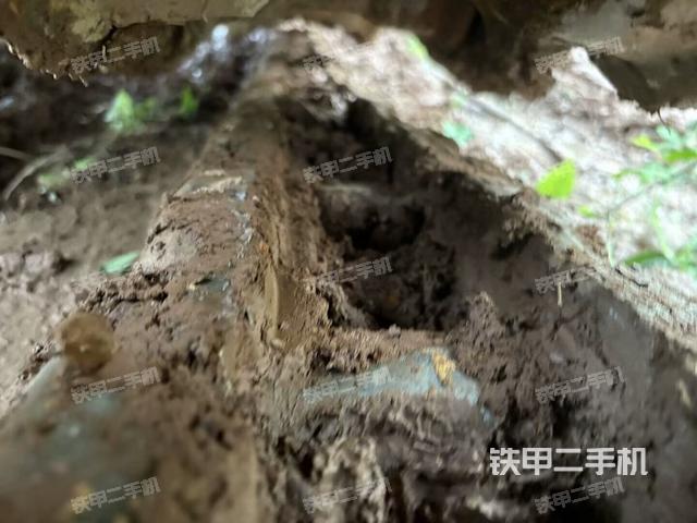 右側(cè)履帶整體（行走機構(gòu)）