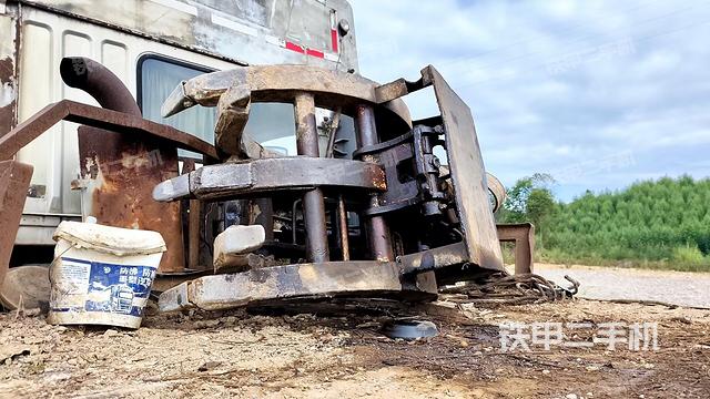 大臂整体 右侧（工作和回转装置）