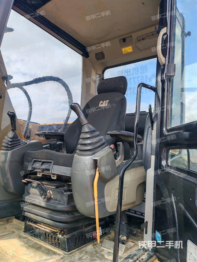 驾驶室整体（整机外观）