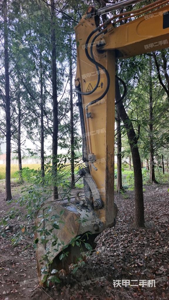 小臂整体左后（工作和回转装置）