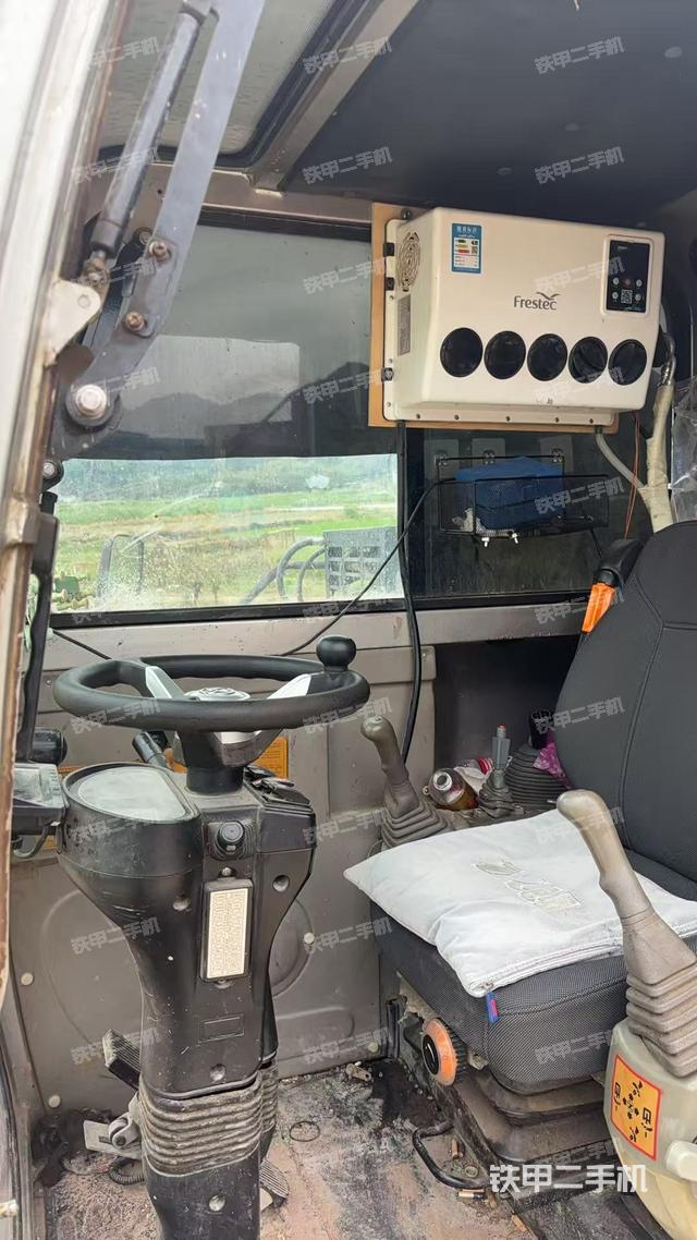 驾驶室整体（整机外观）