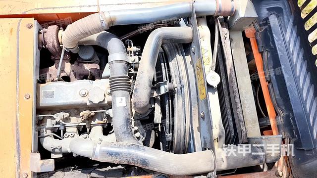 氣門室蓋螺絲特寫(上車部件) 氣門室蓋螺絲特寫(上車部件)