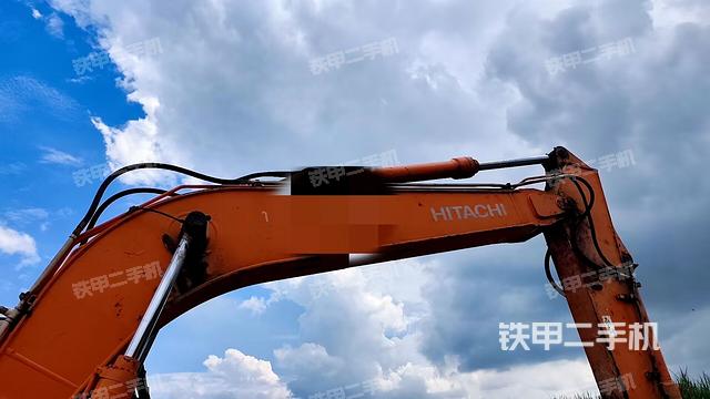 鏟斗右后整體(工作和回轉(zhuǎn)裝置) 鏟斗右后整體(工作和回轉(zhuǎn)裝置)