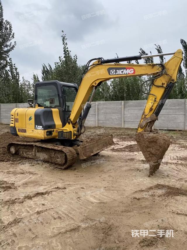 单侧履带整体（整机外观）