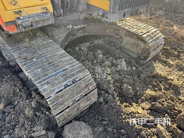 单侧履带整体（整机外观）