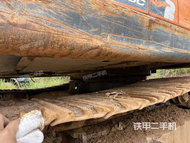 單側履帶整體(整機外觀) 單側履帶整體(整機外觀)