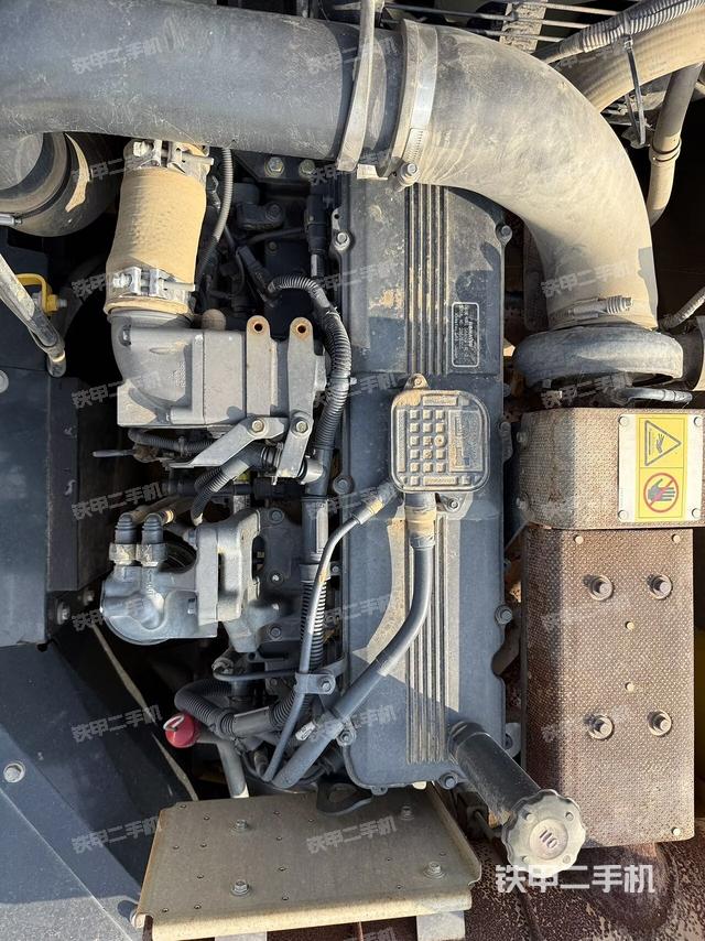 發(fā)動機(jī)整體俯視(整機(jī)外觀) 發(fā)動機(jī)整體俯視(整機(jī)外觀)