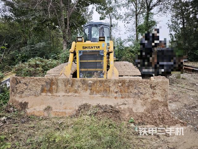 设备正后全景（推土机整车外观）