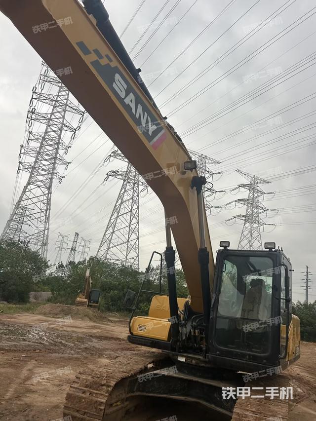 大臂整体 右侧（工作和回转装置）