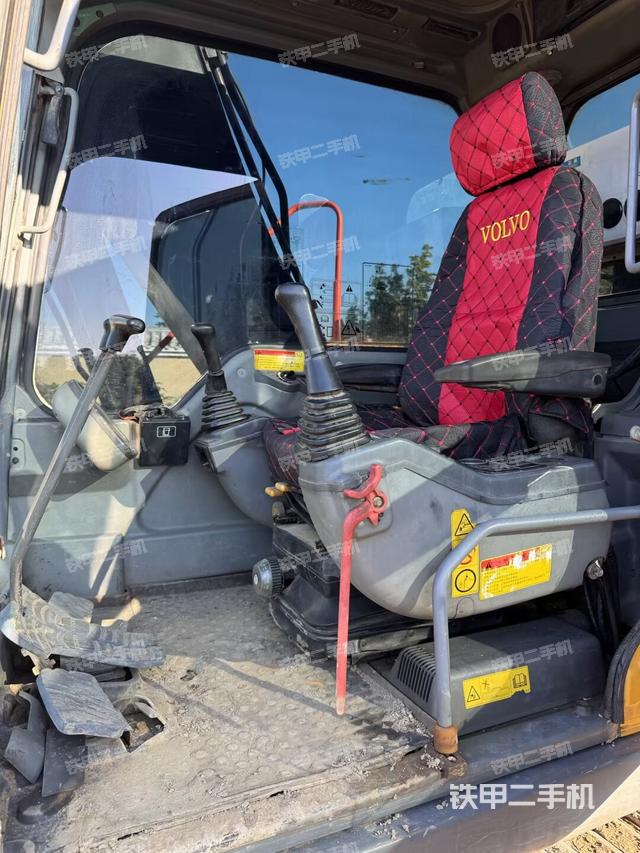 驾驶室整体（整机外观）