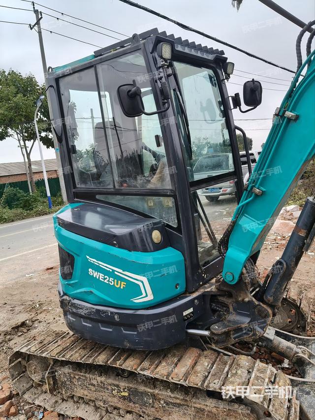 驾驶室整体（整机外观）