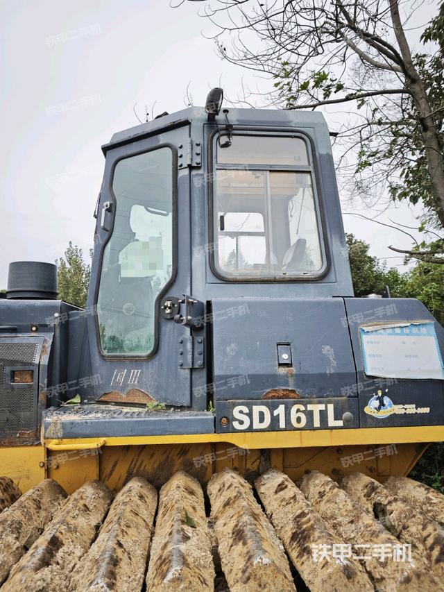 驾驶室右侧全景照（推土机驾驶室）