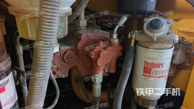 液压泵斜45 左（大件舱室）